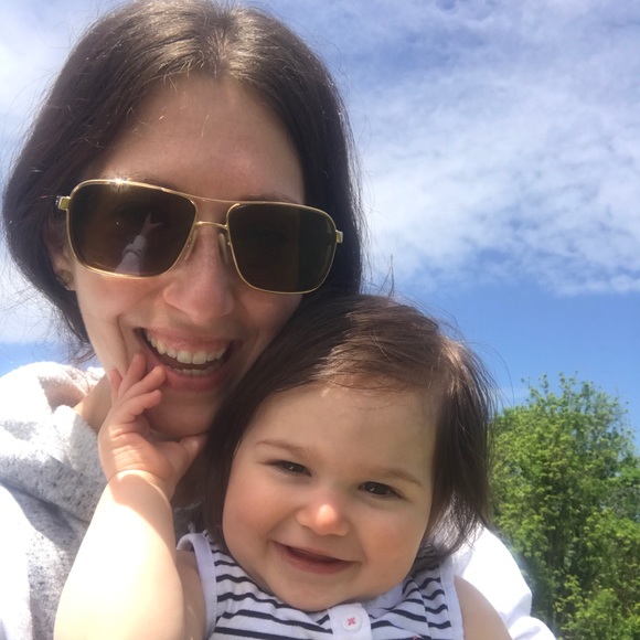 Meet your Posher, Heidi Anne ⭐️ - Picture 3 of 4